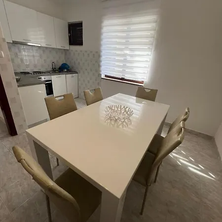 Milan Apartman Lopar