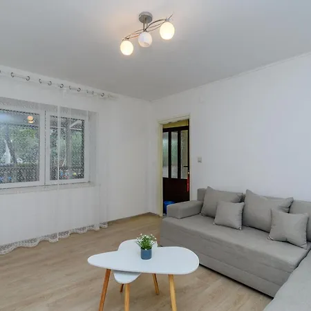 Milan Apartmán Lopar